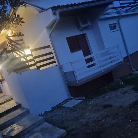 Apartmani Rab - Adrijana & Aleksandra Banjol Buitenkant foto