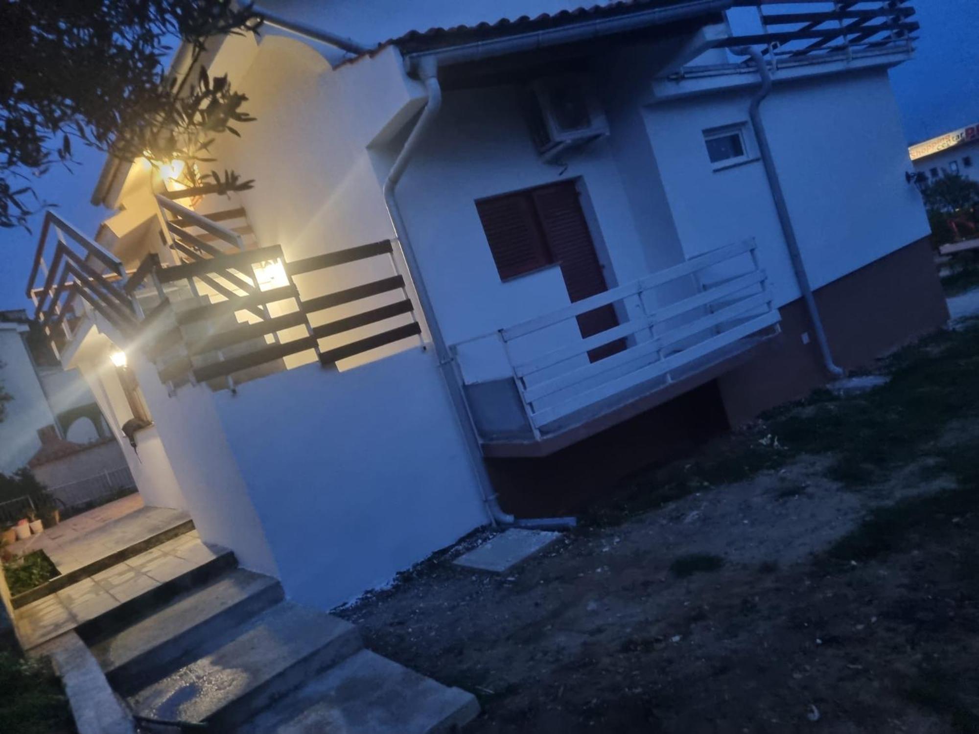 Apartmani Rab - Adrijana & Aleksandra Banjol Buitenkant foto