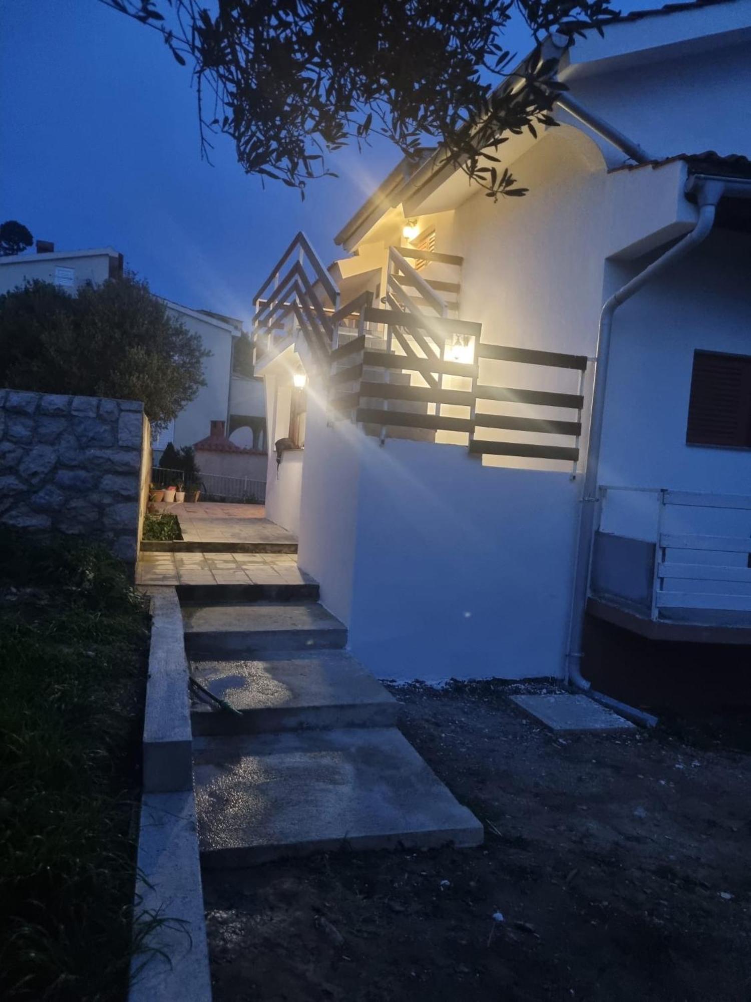 Apartmani Rab - Adrijana & Aleksandra Banjol Buitenkant foto
